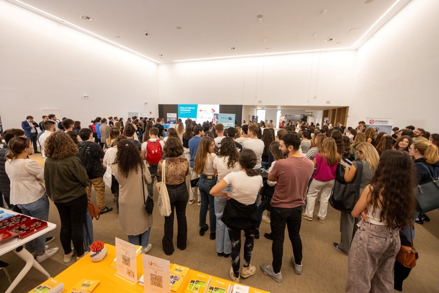 MiVet apuesta por el talento joven en la Feria de Empleo Veterinario
