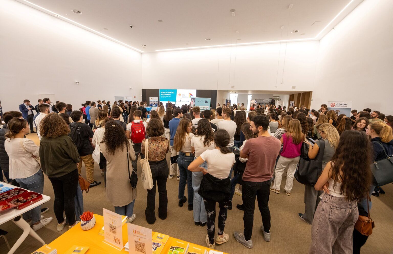 MiVet apuesta por el talento joven en la Feria de Empleo Veterinario